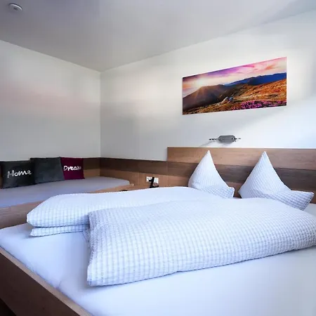 Crystal Apartment *
